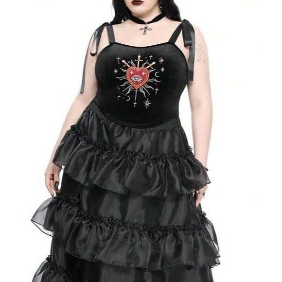 ROMWE Tops - NWT Romwe Black Velvet Top 1XL Ribbon Straps Eye Heart Design Gothic Witchco